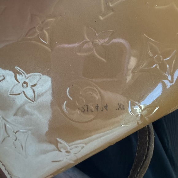 Louis Vuitton Vernis Zippy Wallet - Picture 12 of 13